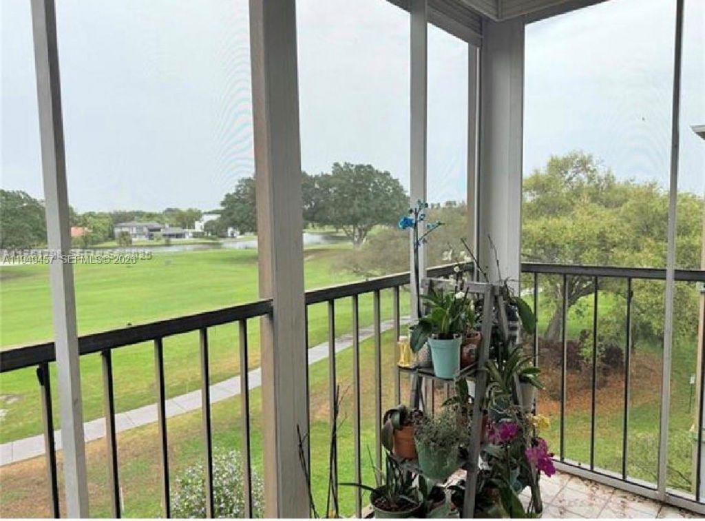 8931 N New River Canal Rd, Unit 4C, Plantation, FL 33324 Photo