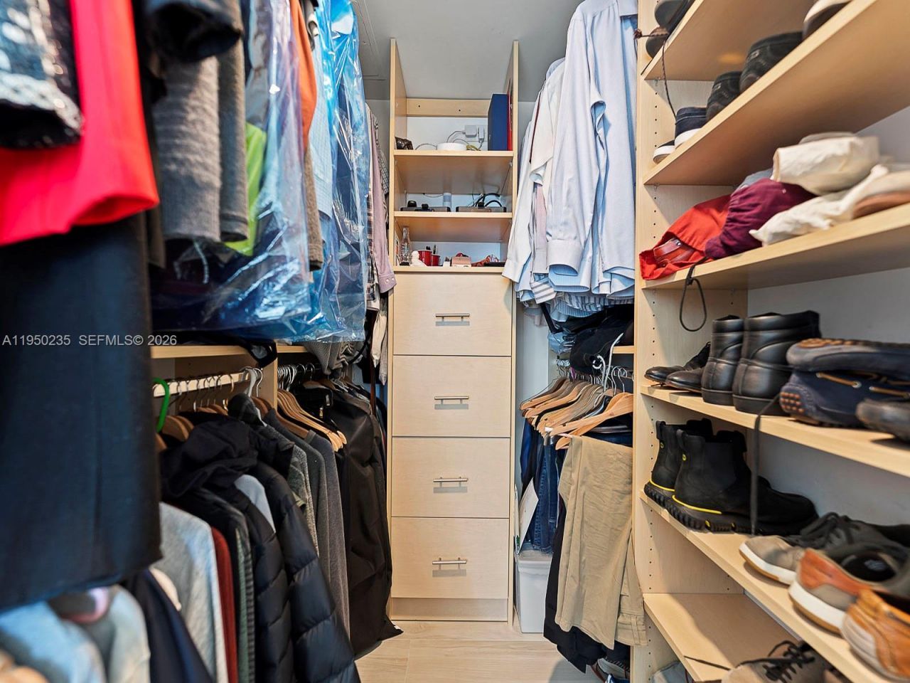 500 Brickell Ave , Unit 2203, Miami, FL 33131 Photo