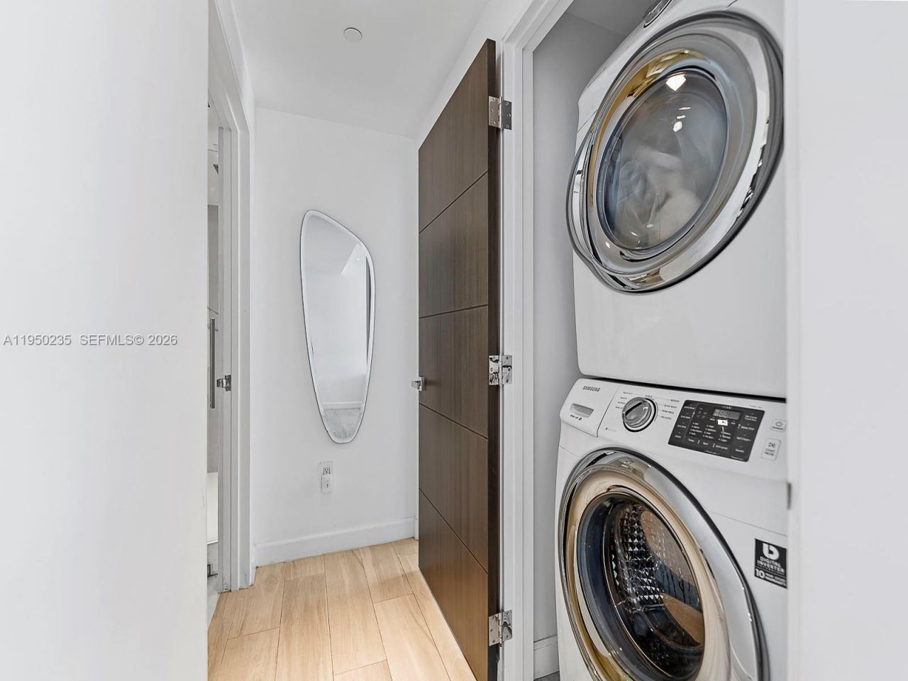 500 Brickell Ave, Unit 2203, Miami, FL 33131 Photo