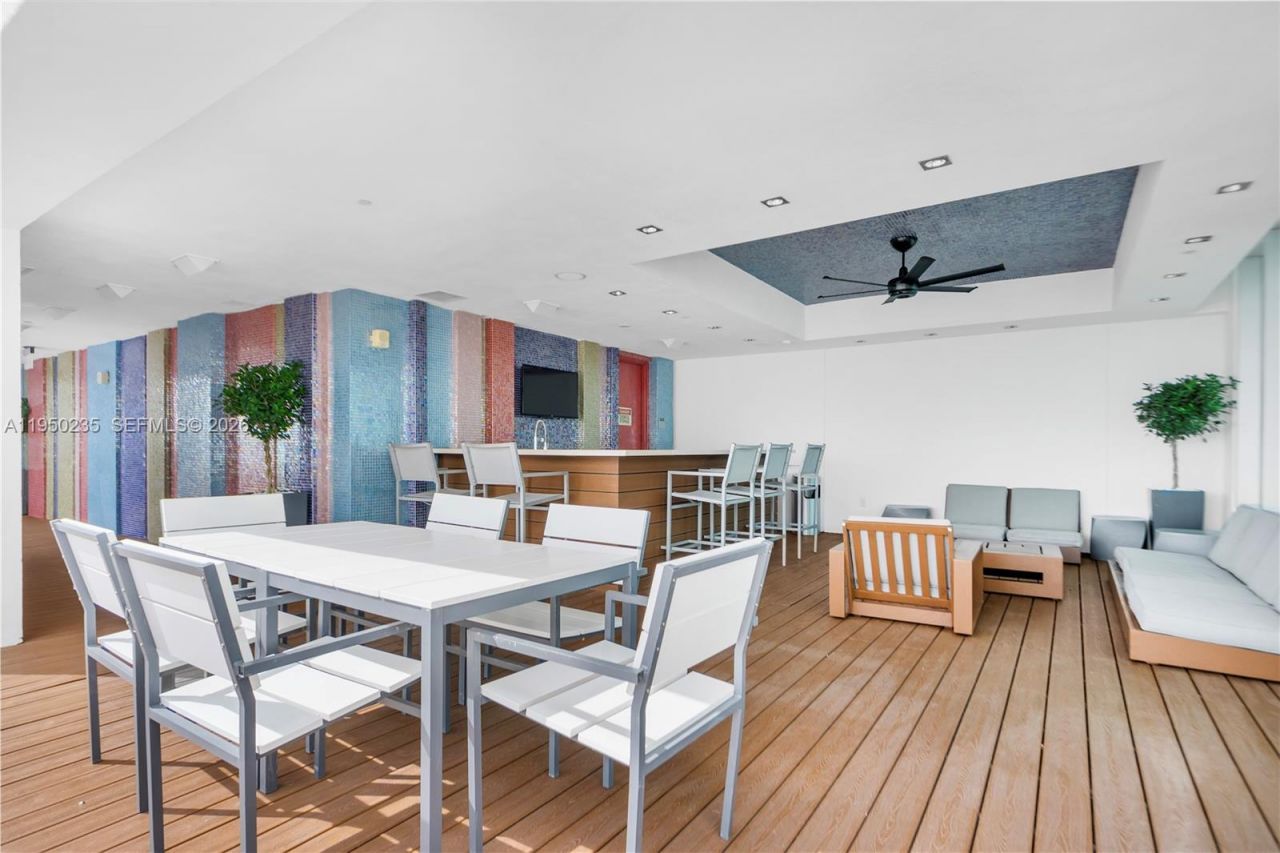 500 Brickell Ave, Unit 2203, Miami, FL 33131 Photo