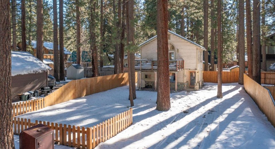 874 San Jose Avenue, South Lake Tahoe, CA 96150 Photo