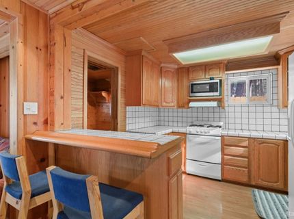 874 San Jose Avenue, South Lake Tahoe, CA 96150 Photo