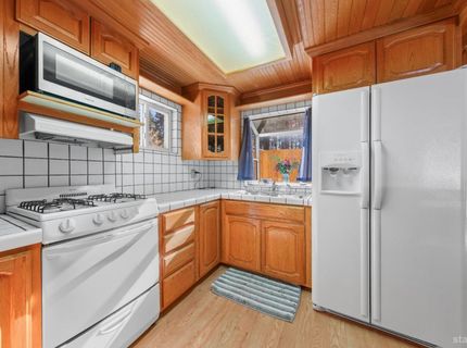 874 San Jose Avenue, South Lake Tahoe, CA 96150 Photo