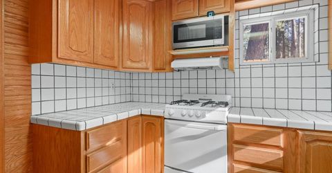 874 San Jose Avenue, South Lake Tahoe, CA 96150 Photo