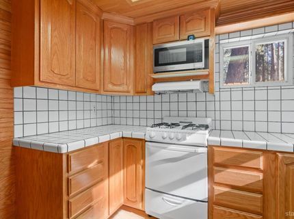 874 San Jose Avenue, South Lake Tahoe, CA 96150 Photo