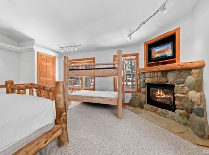 874 San Jose Avenue, South Lake Tahoe, CA 96150 Photo
