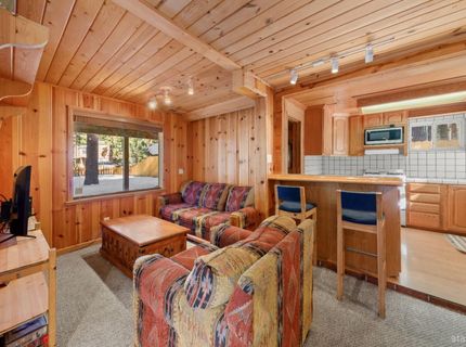 874 San Jose Avenue, South Lake Tahoe, CA 96150 Photo