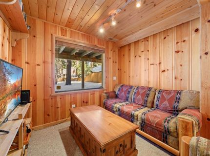 874 San Jose Avenue, South Lake Tahoe, CA 96150 Photo