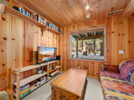 874 San Jose Avenue, South Lake Tahoe, CA 96150 Photo