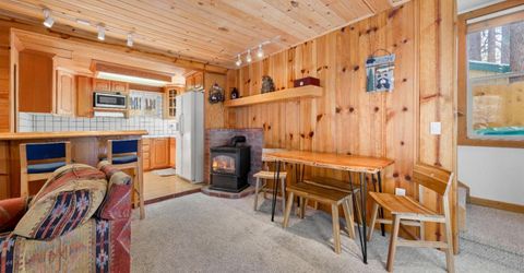 874 San Jose Avenue, South Lake Tahoe, CA 96150 Photo