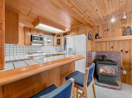 874 San Jose Avenue, South Lake Tahoe, CA 96150 Photo