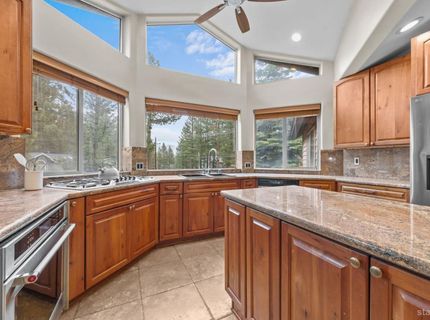 1072 Turnback Trail, South Lake Tahoe, CA 96150 Photo