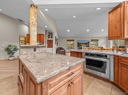 1072 Turnback Trail, South Lake Tahoe, CA 96150 Photo