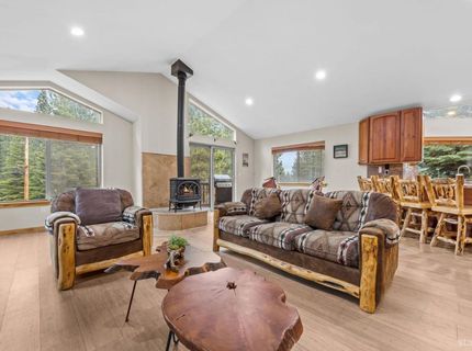 1072 Turnback Trail, South Lake Tahoe, CA 96150 Photo