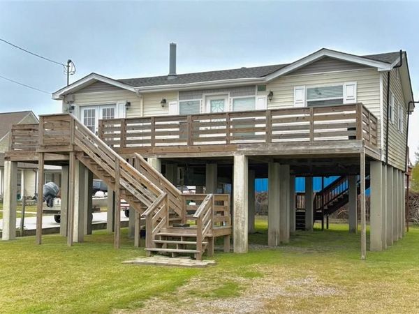 9486 BARATARIA Boulevard, Marrero, LA 70072