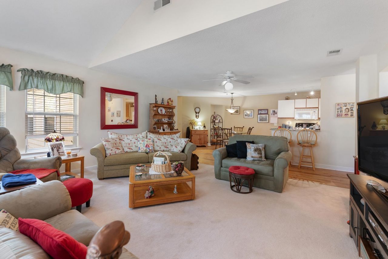 4390 Daphne Ln. Photo 12