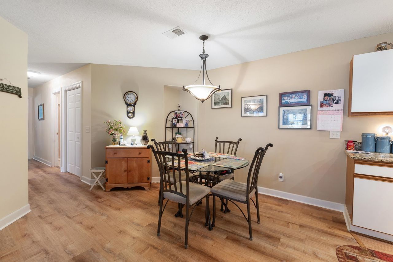 4390 Daphne Ln. Photo 16