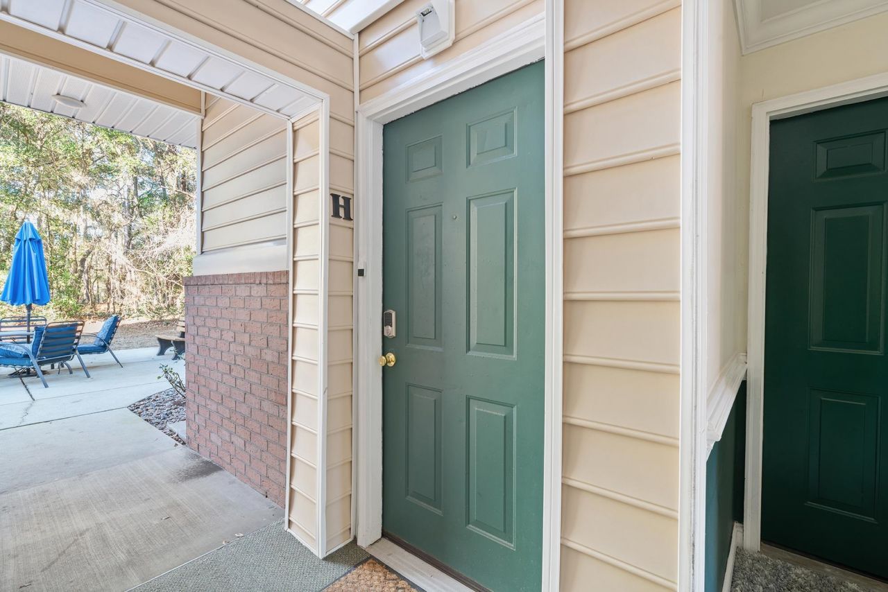 4390 Daphne Ln. Photo 8