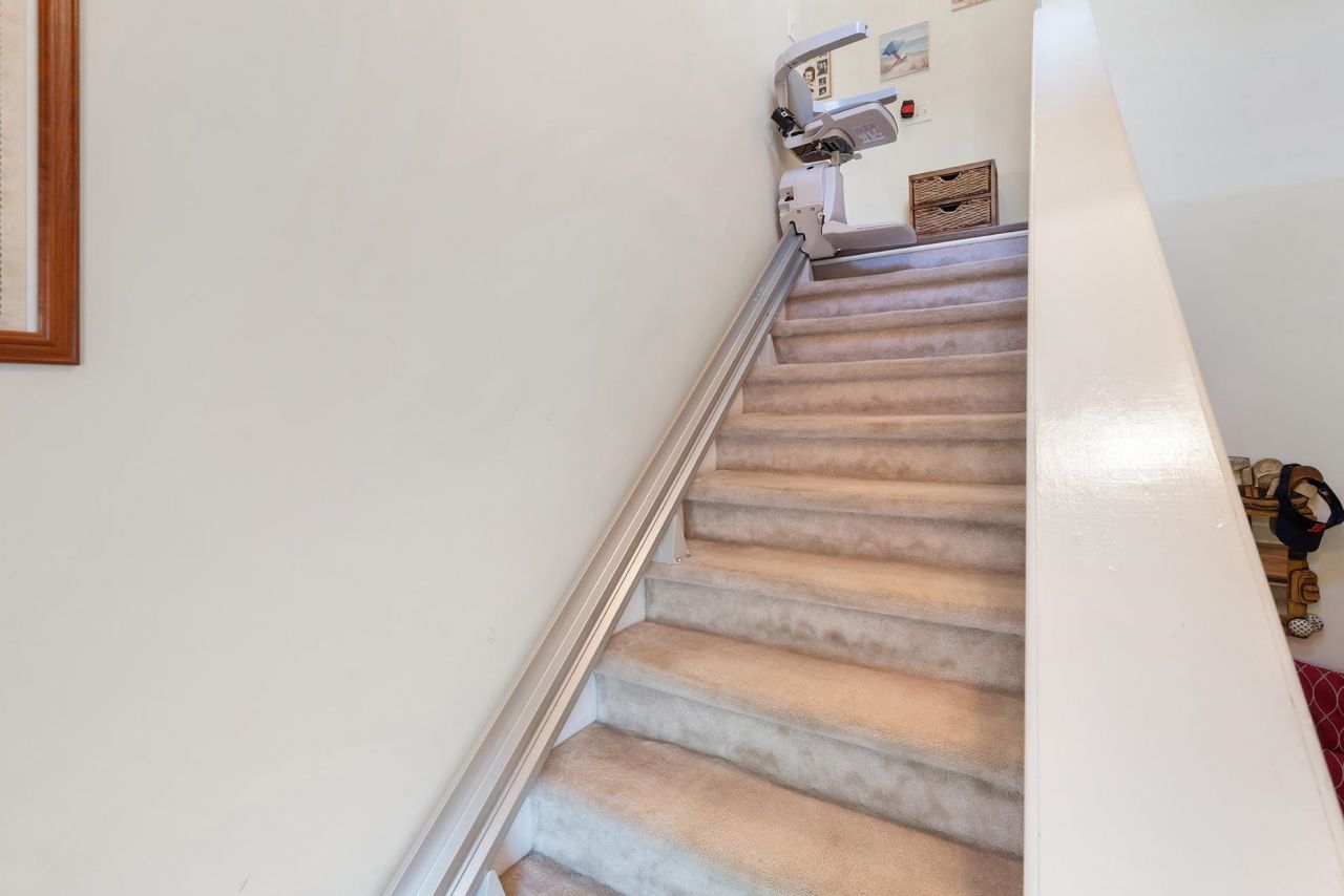 4390 Daphne Ln. Photo 9