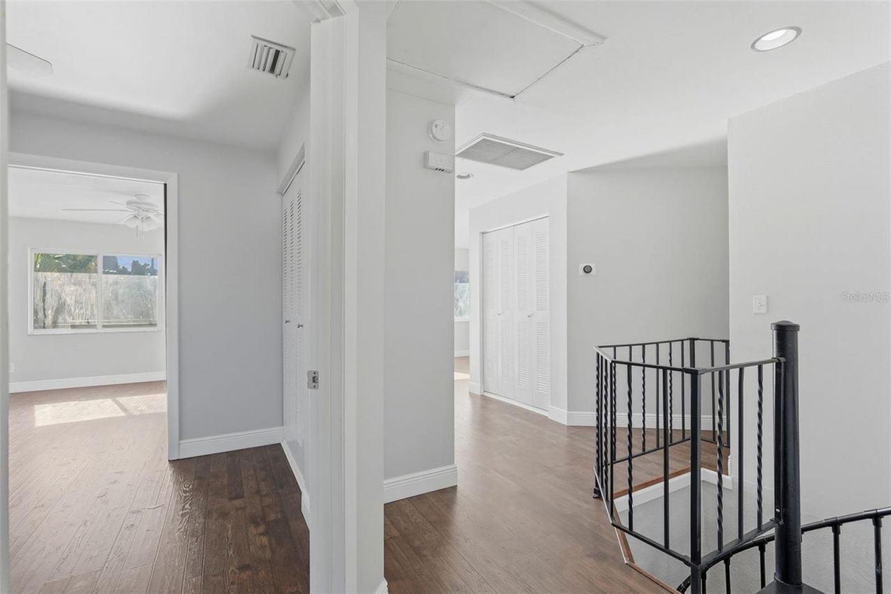 1858 Michigan Avenue Ne, Saint Petersburg, FL 33703 Photo