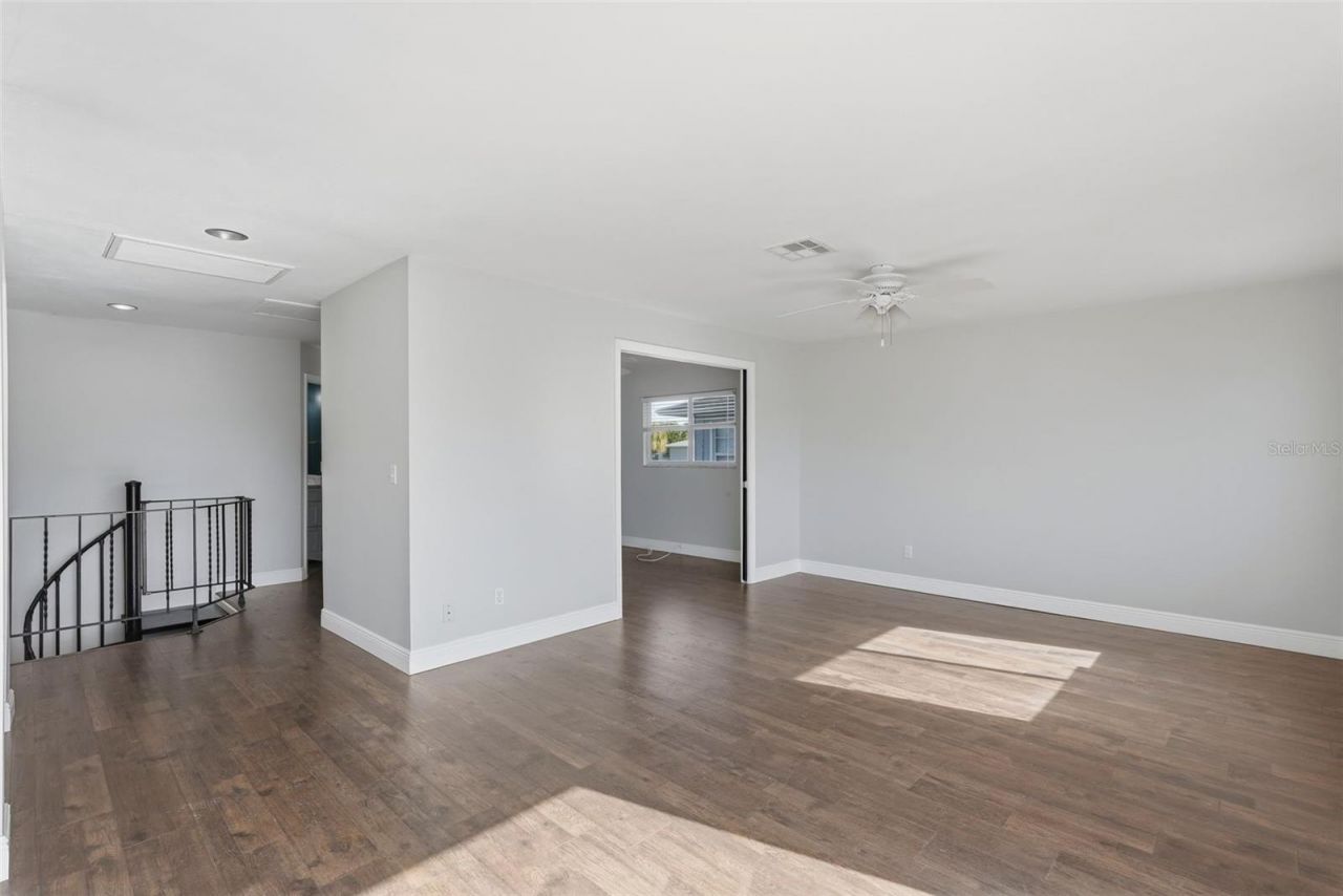 1858 Michigan Avenue Ne, Saint Petersburg, FL 33703 Photo