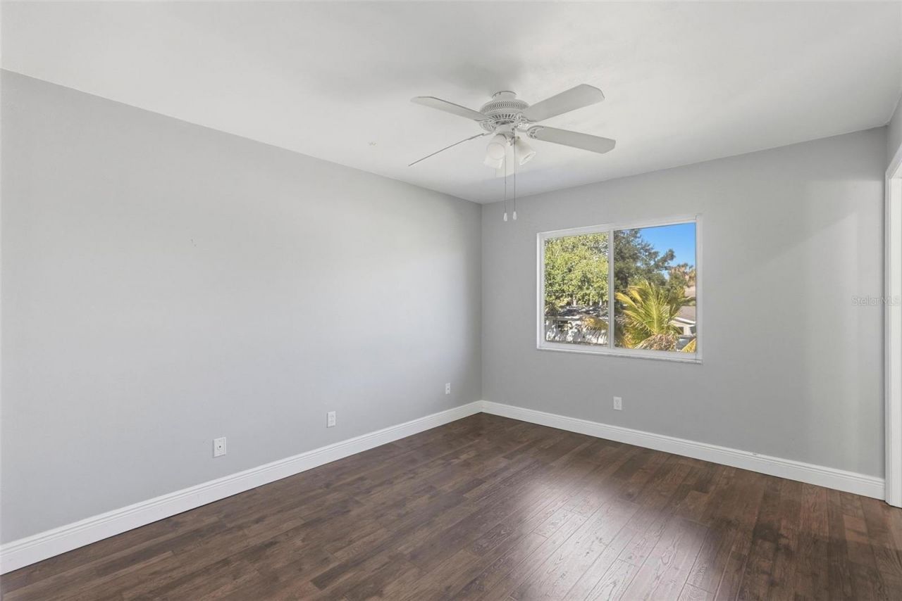 1858 Michigan Avenue Ne, Saint Petersburg, FL 33703 Photo