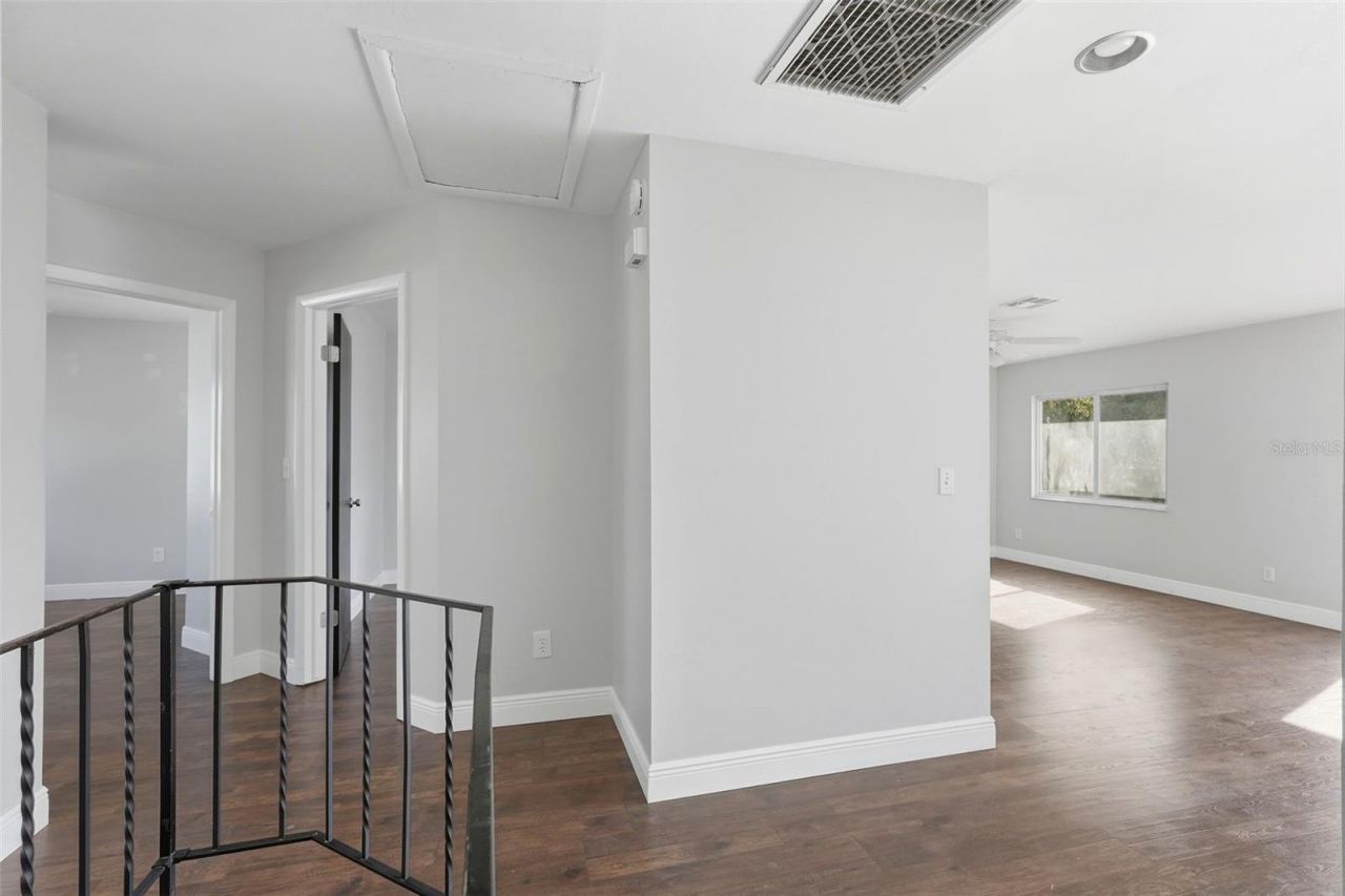 1858 Michigan Avenue Ne, Saint Petersburg, FL 33703 Photo