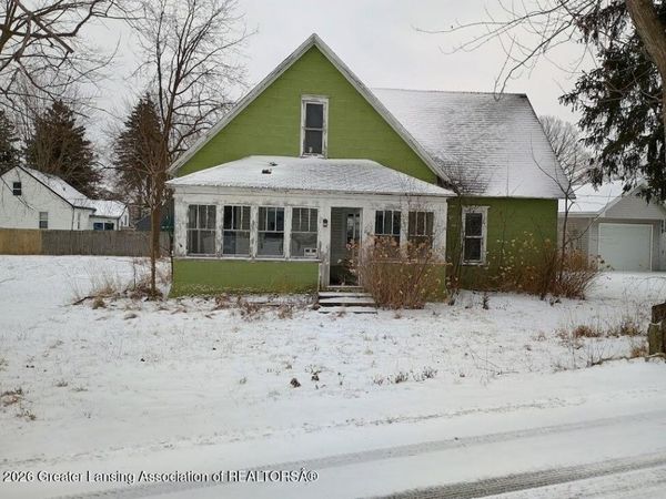 915 May Street, Owosso, MI 48867