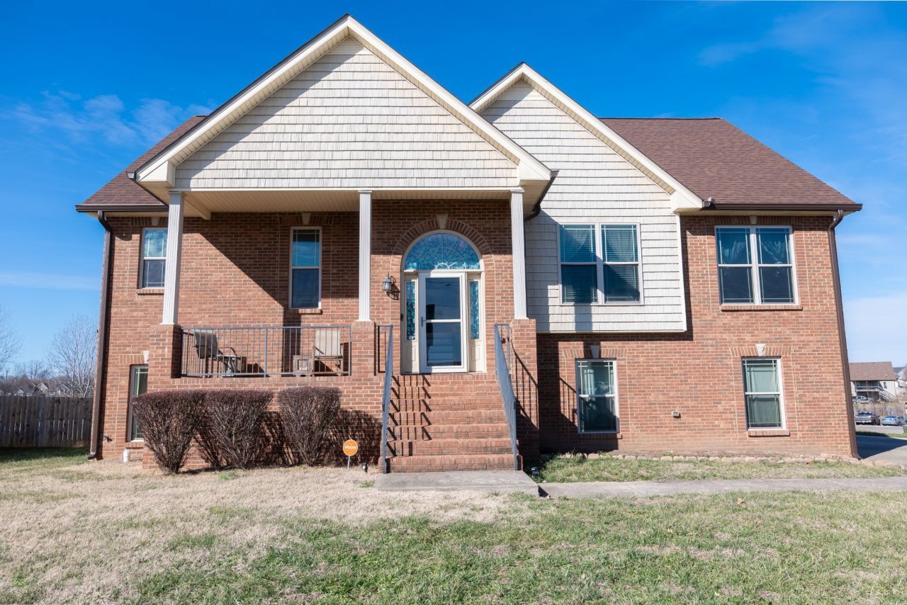 1700 Winterhaven Ct, Clarksville, TN 37042 Main Photo