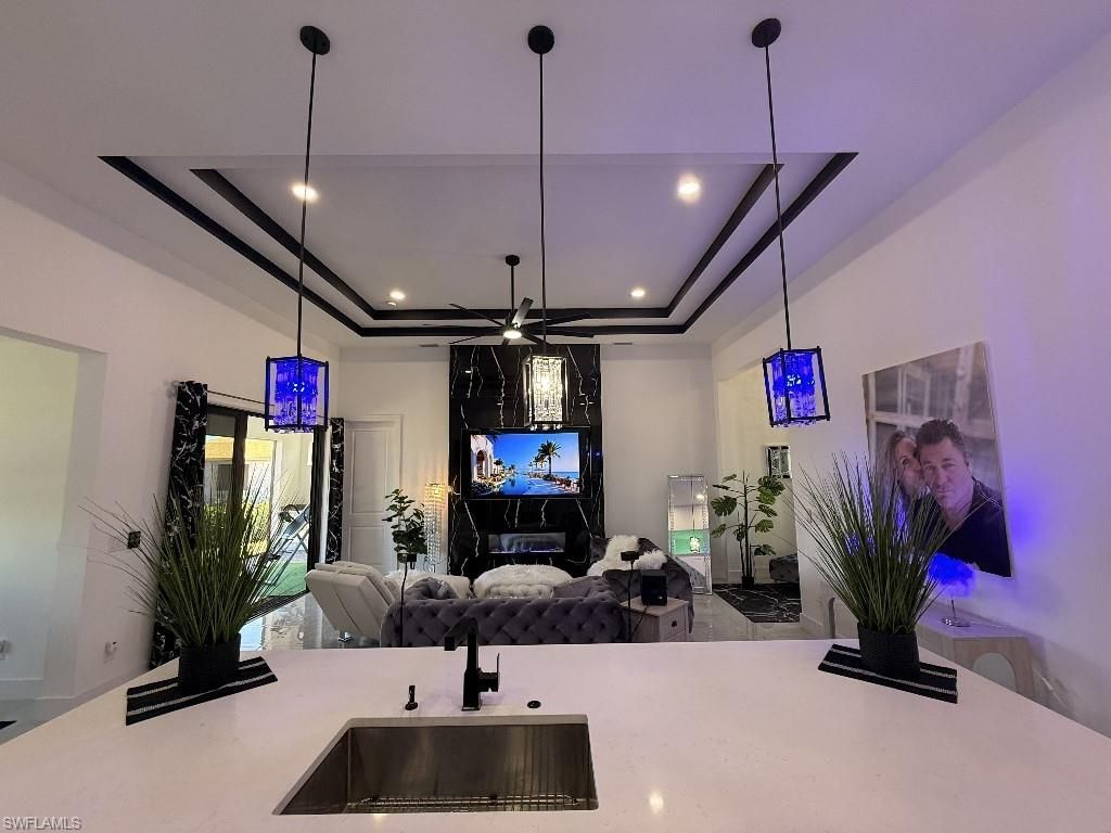 907 NE 13th Pl, Cape Coral, FL 33909 Photo