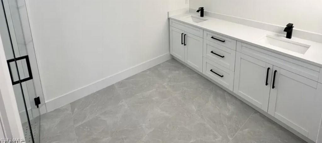 907 NE 13th Pl, Cape Coral, FL 33909 Photo