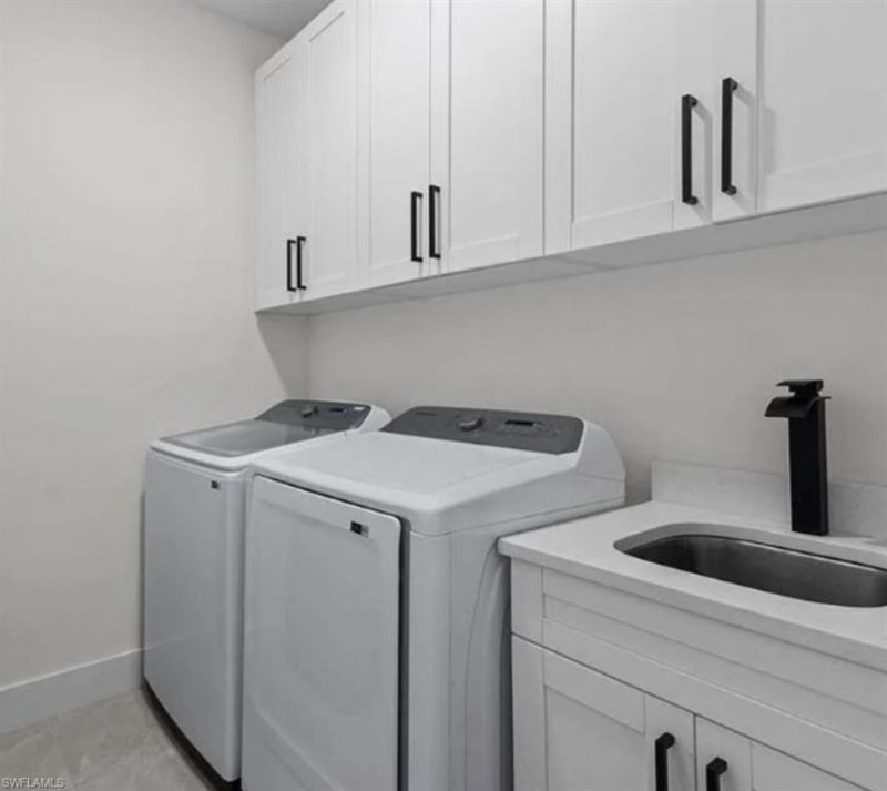 907 NE 13th Pl, Cape Coral, FL 33909 Photo