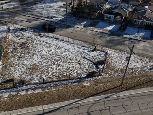 8667 Plainfield Road, Lyons, IL 60534