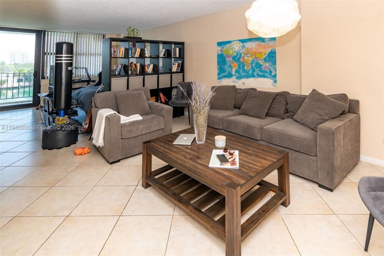 10101 E Bay Harbor Dr, Unit 504, Bay Harbor Islands, FL 33154 Photo