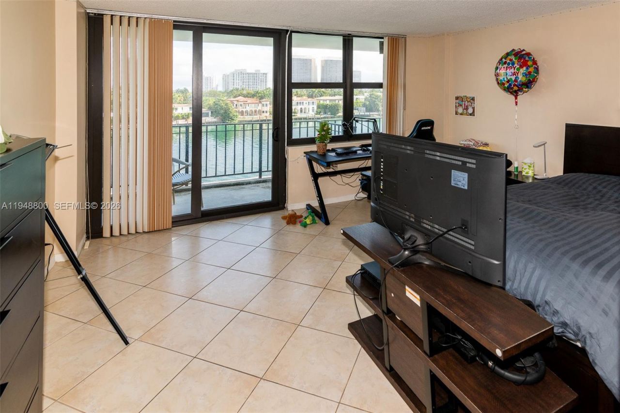 10101 E Bay Harbor Dr, Unit 504, Bay Harbor Islands, FL 33154 Photo