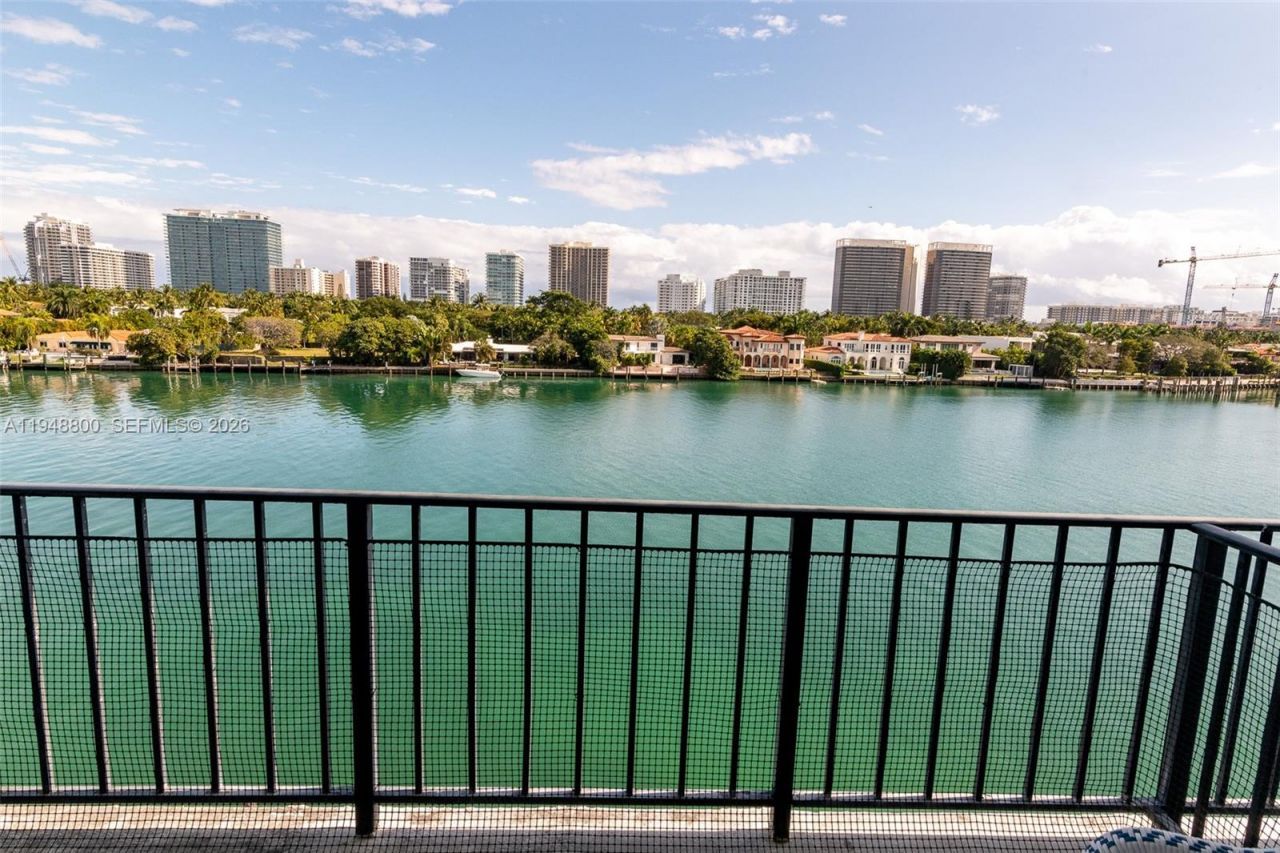 10101 E Bay Harbor Dr, Unit 504, Bay Harbor Islands, FL 33154 Photo