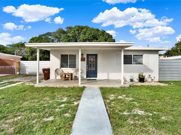 463 E 61st St, Hialeah, FL 33013