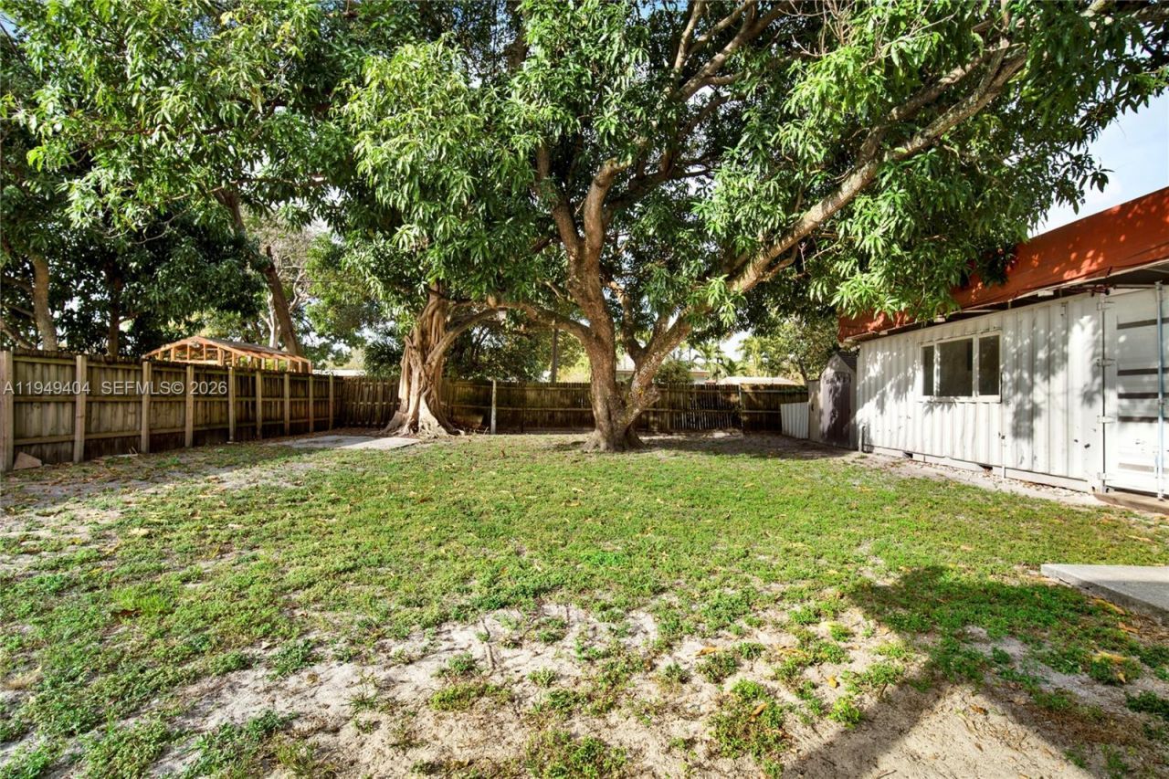 463 E 61st St, Hialeah, FL 33013 Photo