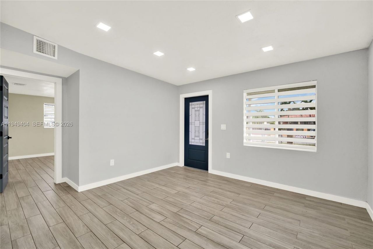 463 E 61st St, Hialeah, FL 33013 Photo