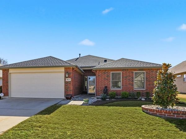 9621 Applewood Trail, Denton, TX 76207
