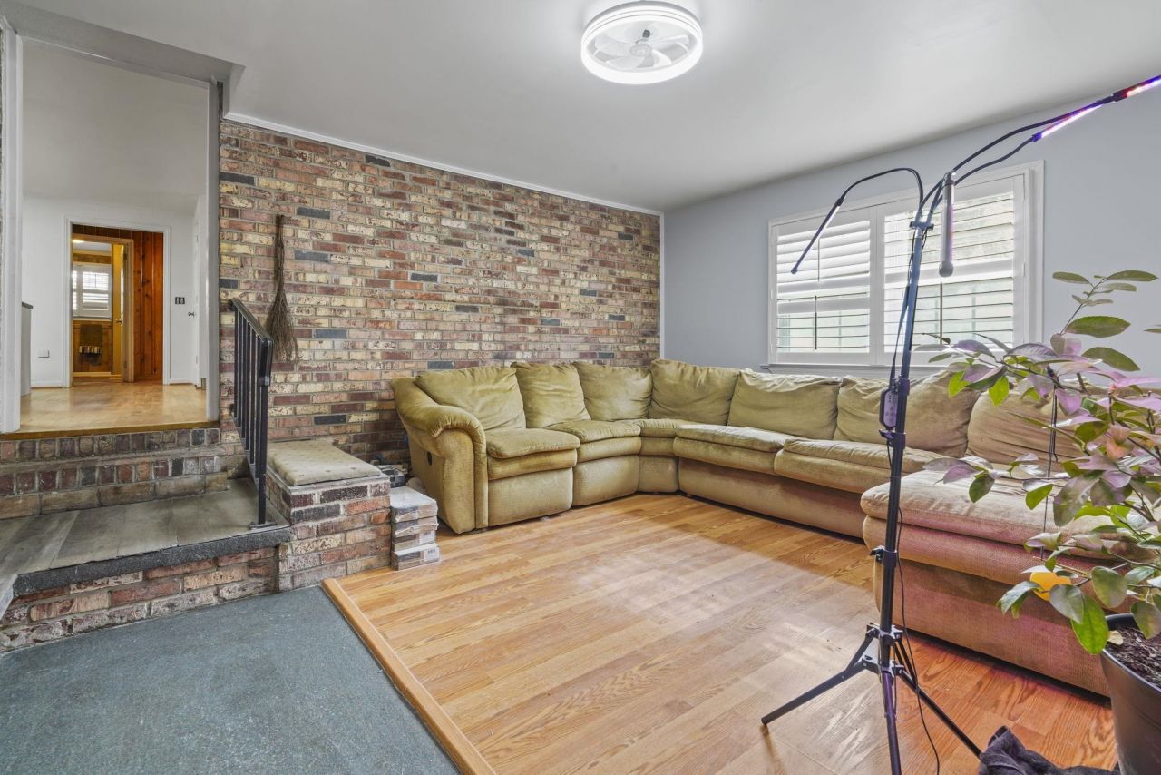 408 Rosemary St. Photo 10