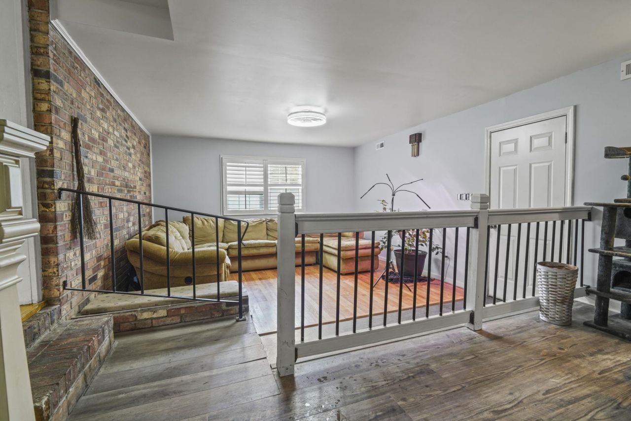 408 Rosemary St. Photo 11