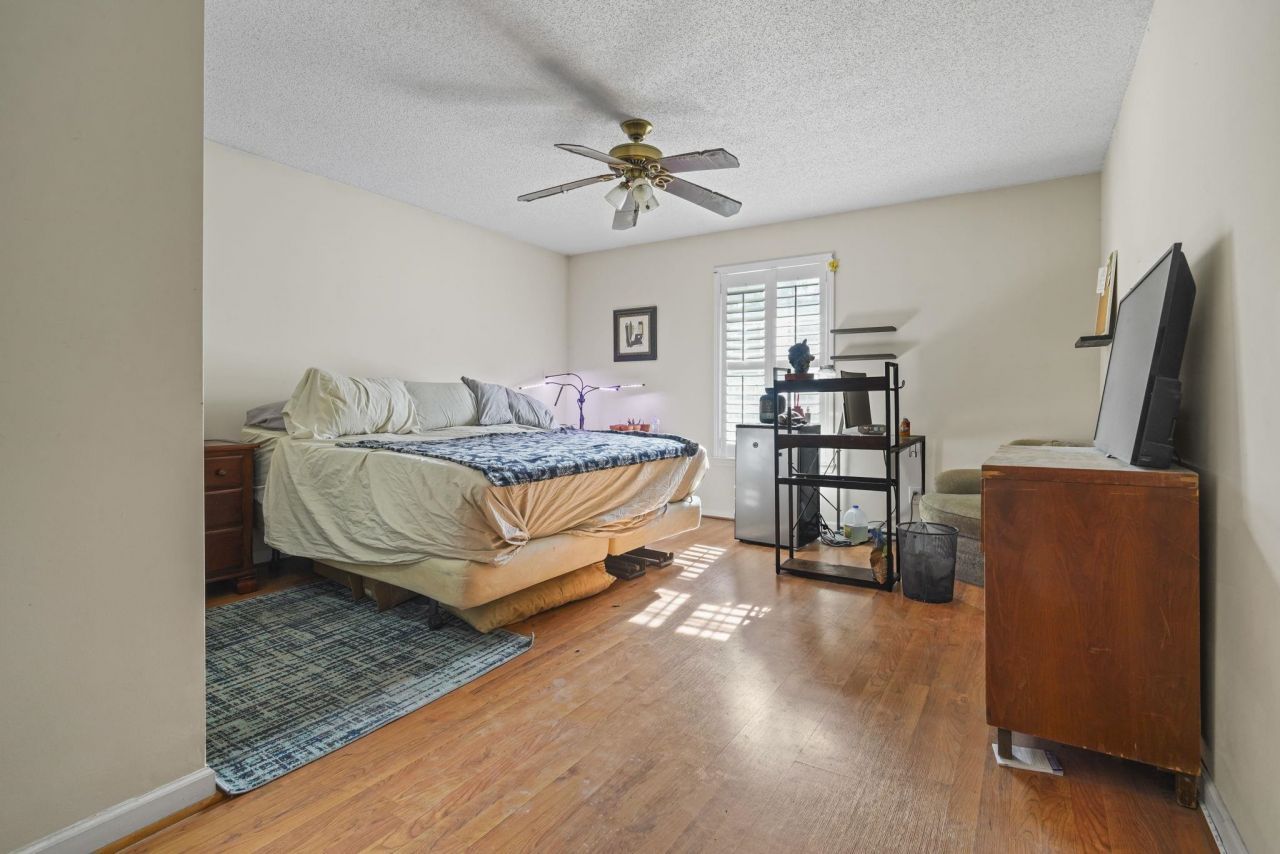 408 Rosemary St. Photo 16