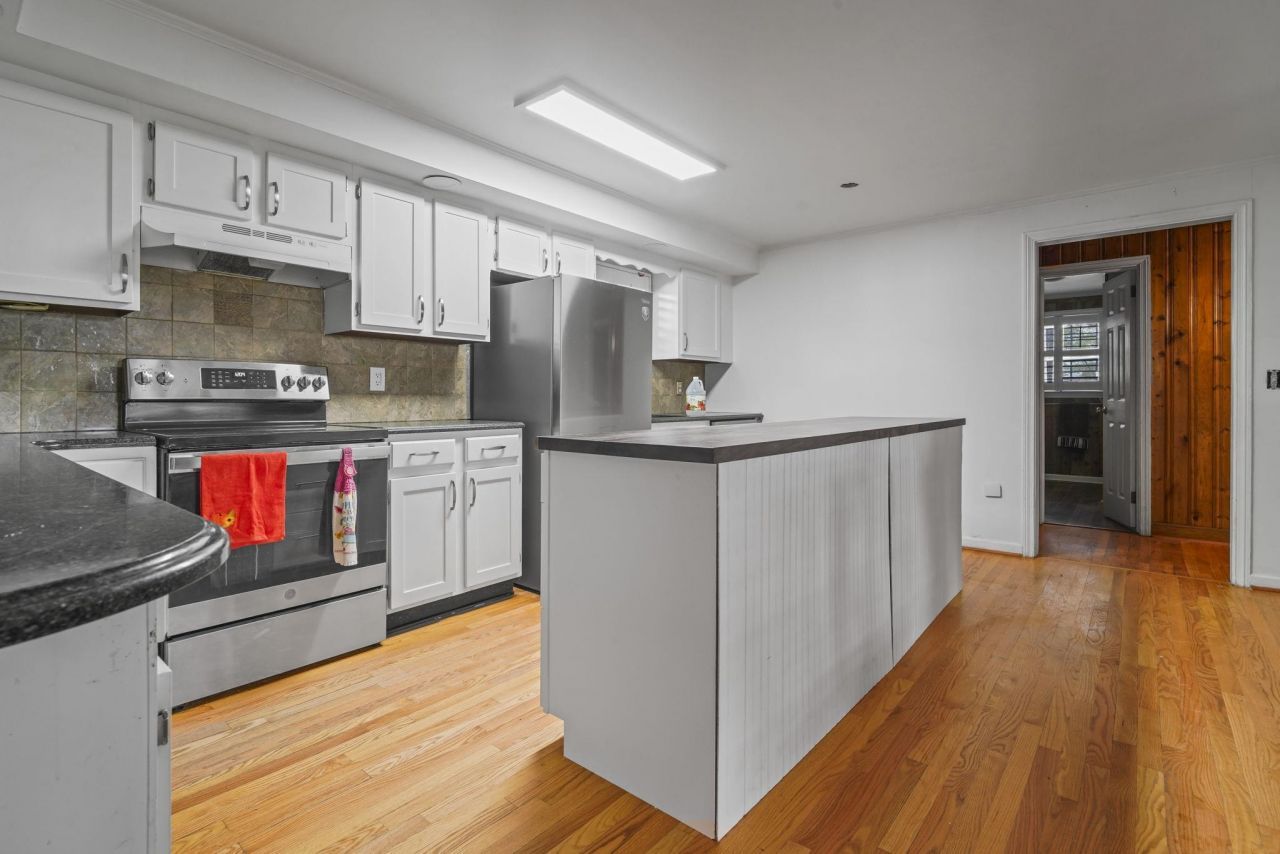 408 Rosemary St. Photo 4