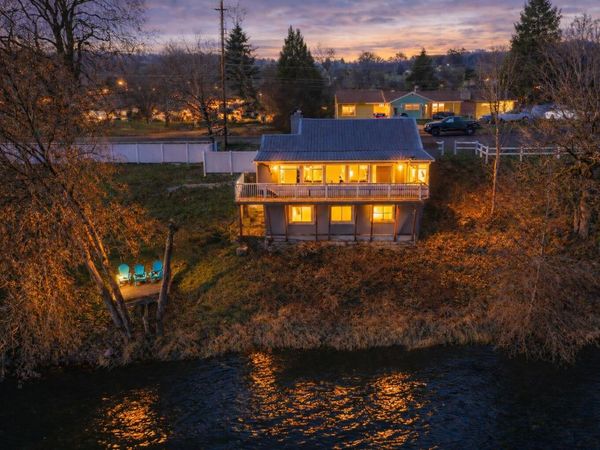 26960 Highway 62, Trail, OR 97541