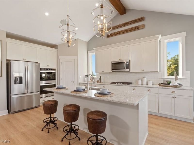 821 Colesbourne Circle, Uniontown, OH 44685 Photo 11