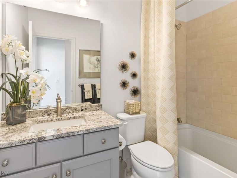 821 Colesbourne Circle, Uniontown, OH 44685 Photo 14