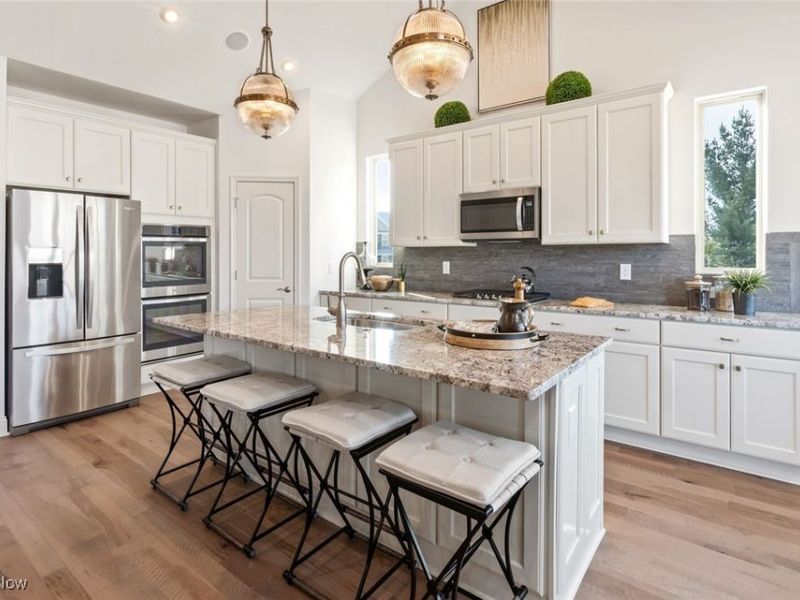 821 Colesbourne Circle, Uniontown, OH 44685 Photo 5