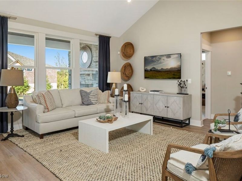 821 Colesbourne Circle, Uniontown, OH 44685 Photo 8