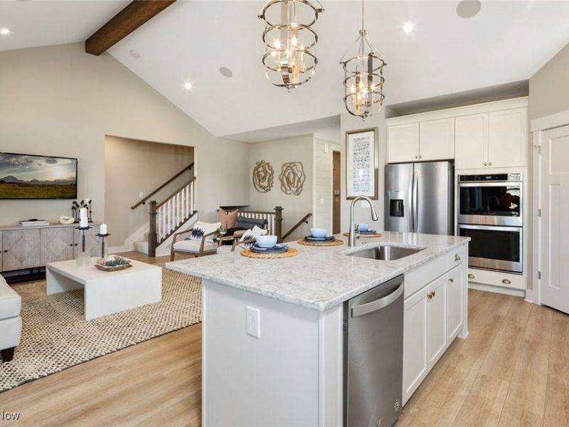 821 Colesbourne Circle, Uniontown, OH 44685 Photo 9